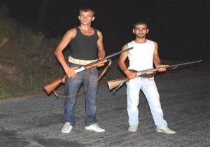 Ky  halk srayla  Hrsz  Nbeti tutuyor
