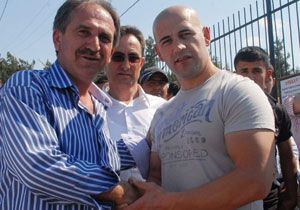 Kurtlar  Vadisinin Kazm Asker Oldu