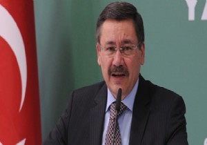 Melih Gkek stifasn Duyurdu