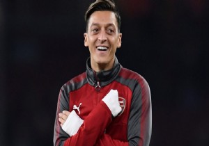 Dilmen den Fla Mesut zil Aklamas!