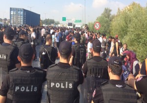 Polis Mltecilerin Yolunu Kesti