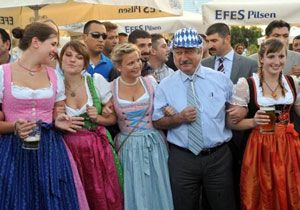 Oktoberfest Eletirilerine Bakandan Cevap