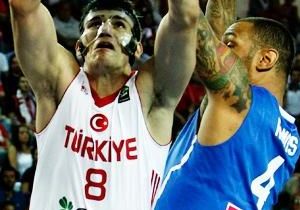 Yorgun Savaclar Seyirci Basksyla: 79-77