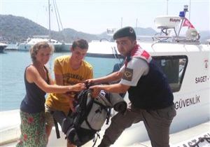 Ormanda Kaybolan Gezgin Turistleri Jandarma Kurtard