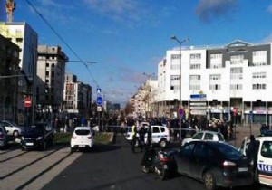 Paris te Yeni Bir Rehine Krizi Daha