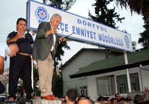 Polis aracna ve emniyete saldr: 4 ehit