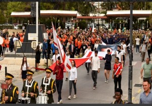 Lefkoada 40nc yl Cumhuriyet Korteji