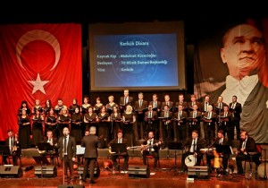 Antalya Adliyesi Türk Halk Müziği Korosu Gönülleri Fethetti