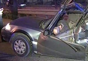 Ara teneke kutu gibi ezildi: 1 l